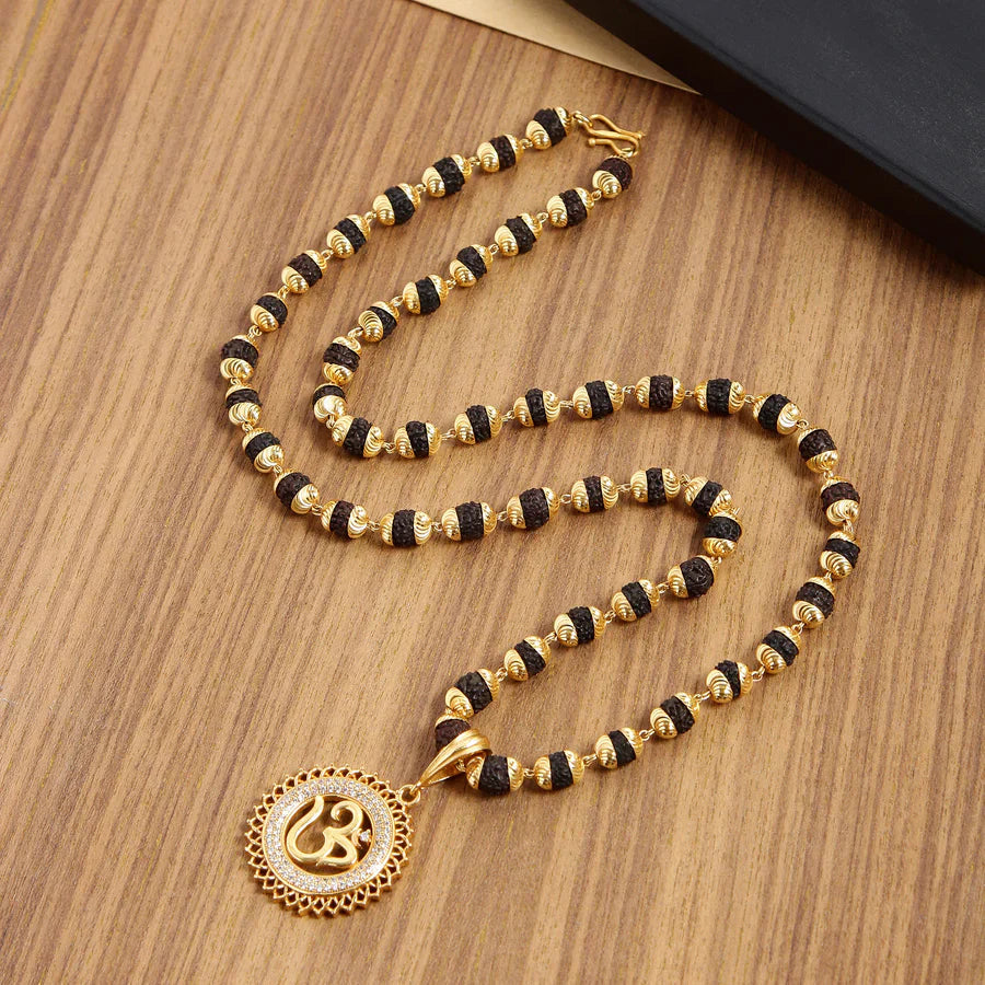 Omav Diamond Pendalt Rudraksha Mala