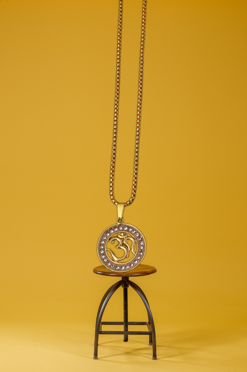 OM DIAMOND PENDENT WITH CHAIN