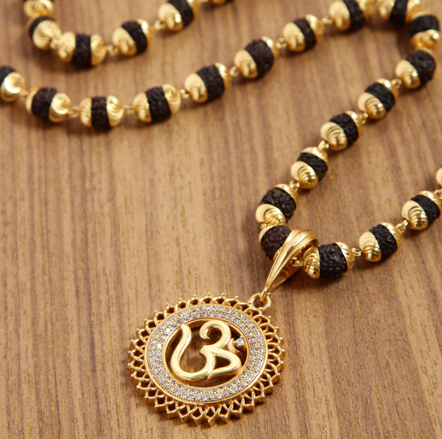 Omav Diamond Pendalt Rudraksha Mala